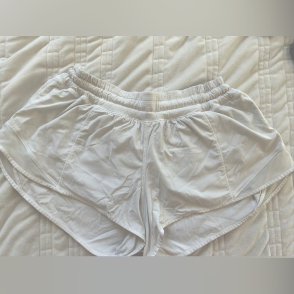 NWOT White lululemon hotty hots